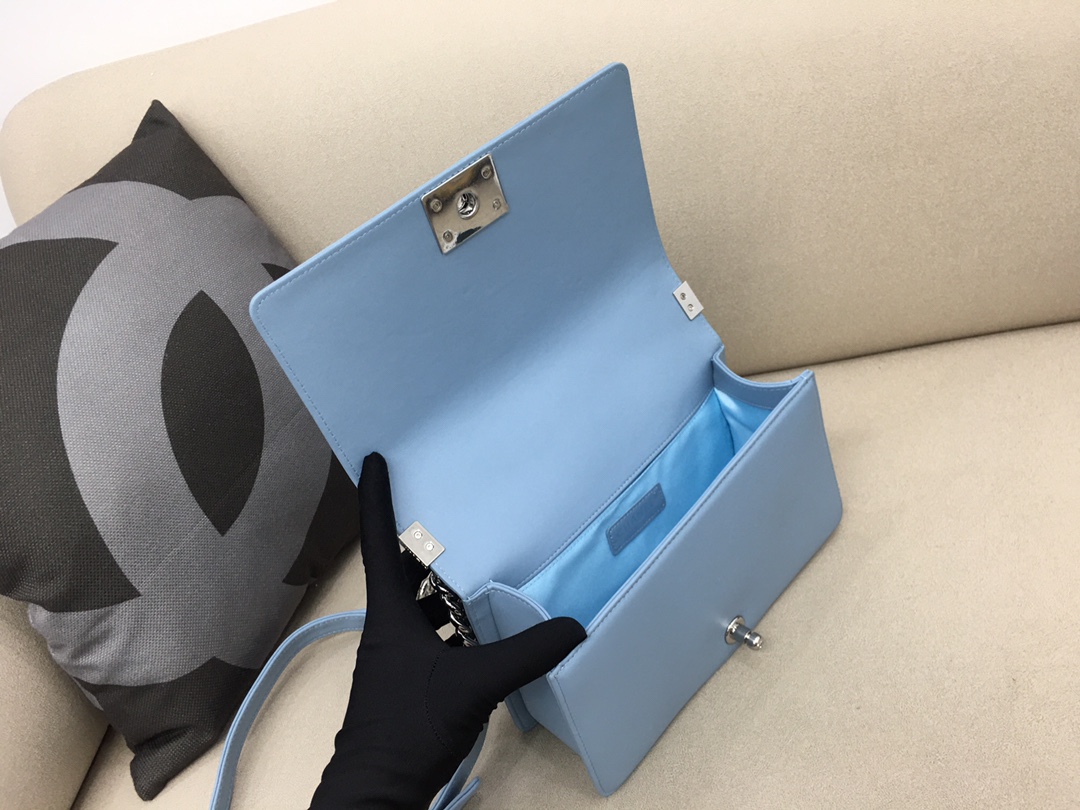 Lambskin Medium Boy Handbag Flap Bag A67086 Sky Blue